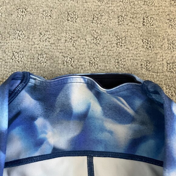 Lululemon Blue Yoga Shorts - size 6 - Picture 2 of 5